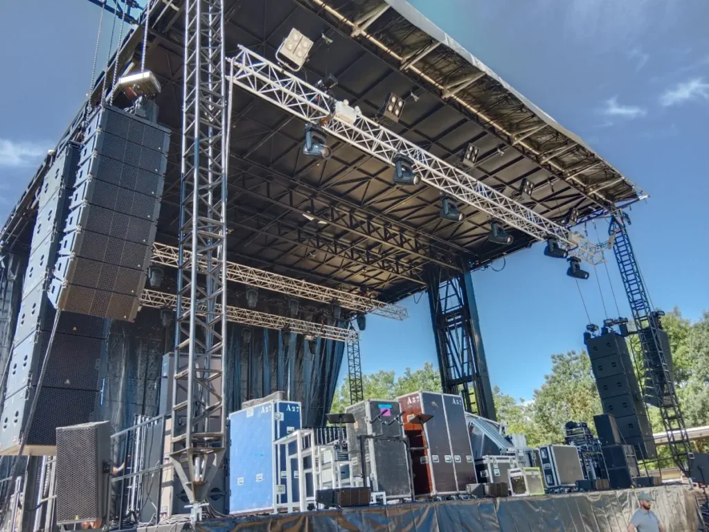 Europodium Matériels Services : Constructeur et fabricant de scènes mobiles et fixes en Europe